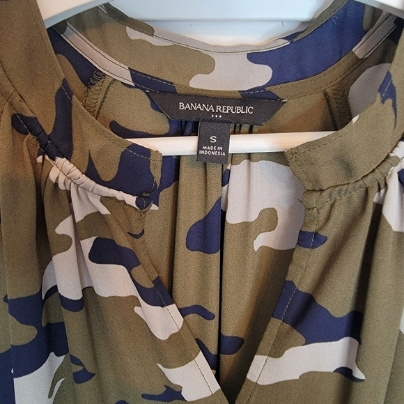 BANANA REPUBLIC Green Camo Mini Dress Long Sleeve Drop Waist Women Small V Neck - Picture 4 of 10